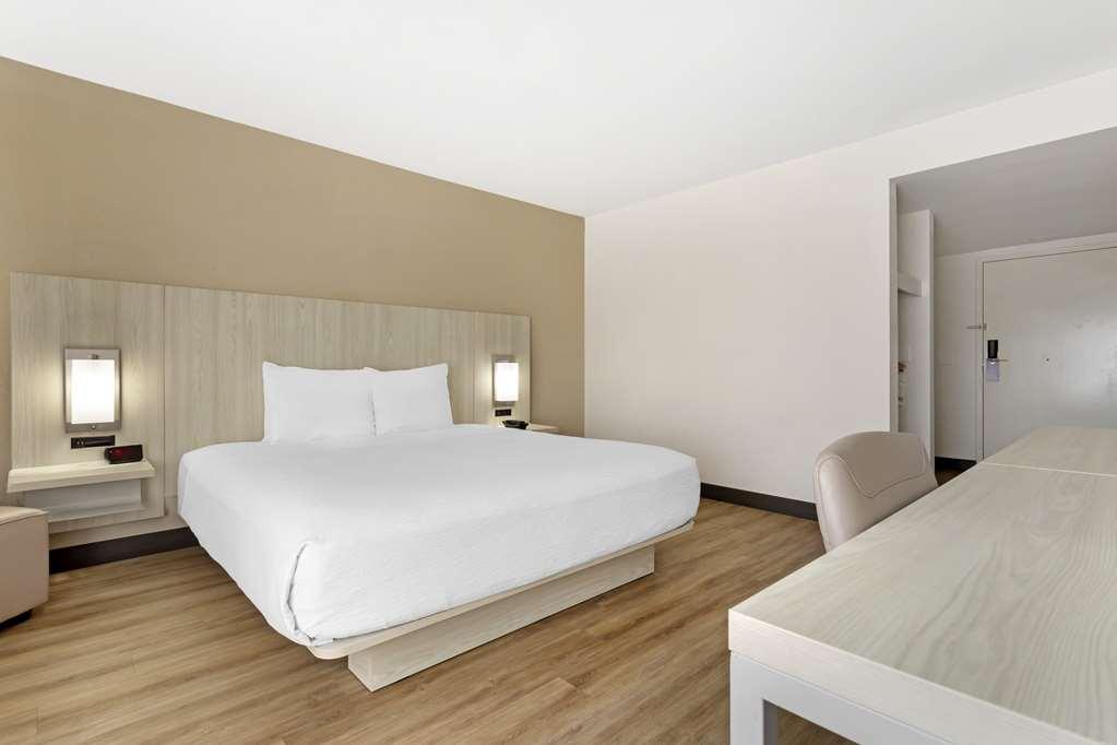 Best Western Plus Sugar Land/Stafford 객실 사진